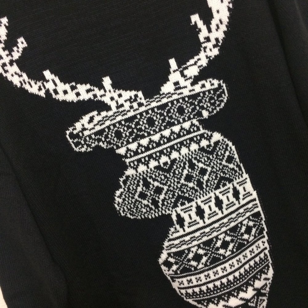 Studio 8T Christmas Sweater Holidays Reindeer NWOT - Picture 4 of 10